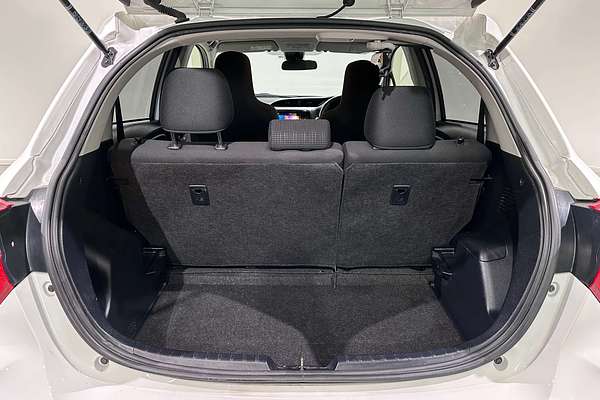 2019 Toyota Vitz Hybrid F NHP130