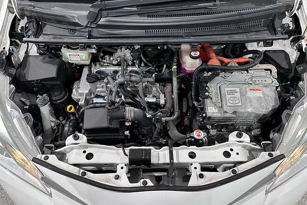 2019 Toyota Vitz Hybrid F NHP130