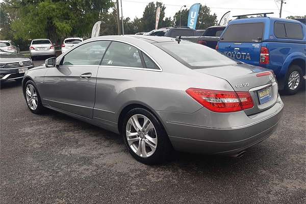 2010 Mercedes-Benz E250 CGI ELEGANCE 207