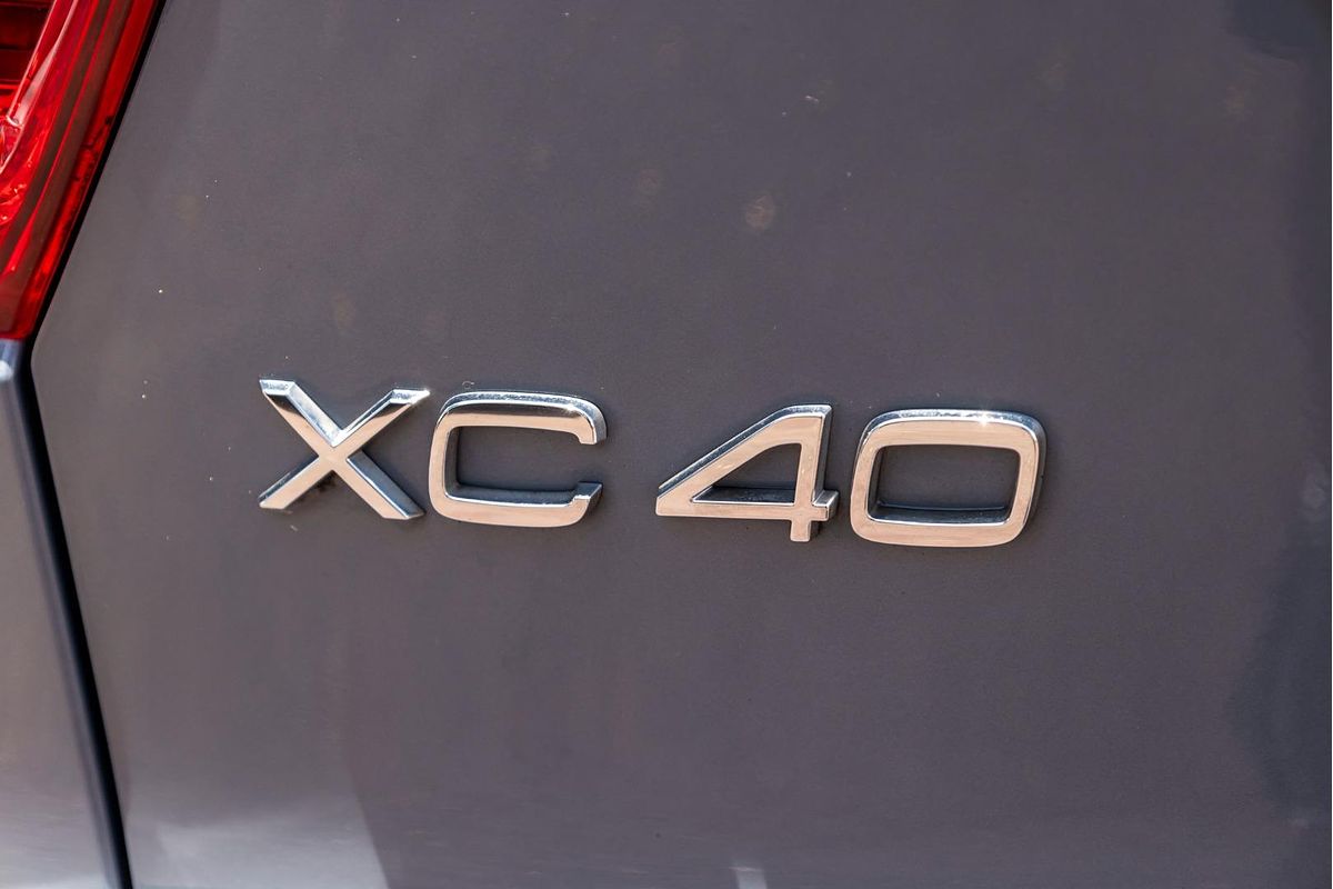 2020 Volvo XC40 T5 R-Design