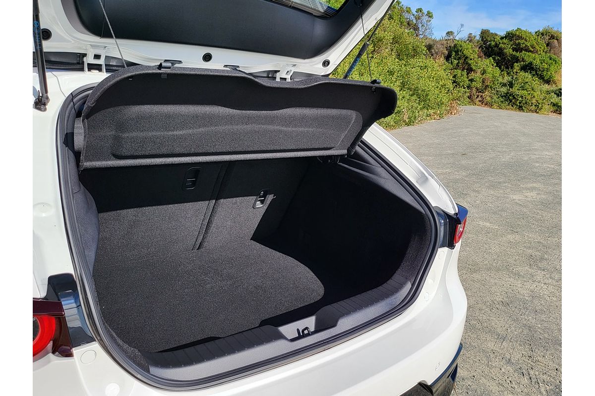 MAZDA3 R 6AUTO HATCH G20 EVOLVE VISION - MANAGERS DRIVEN CAR