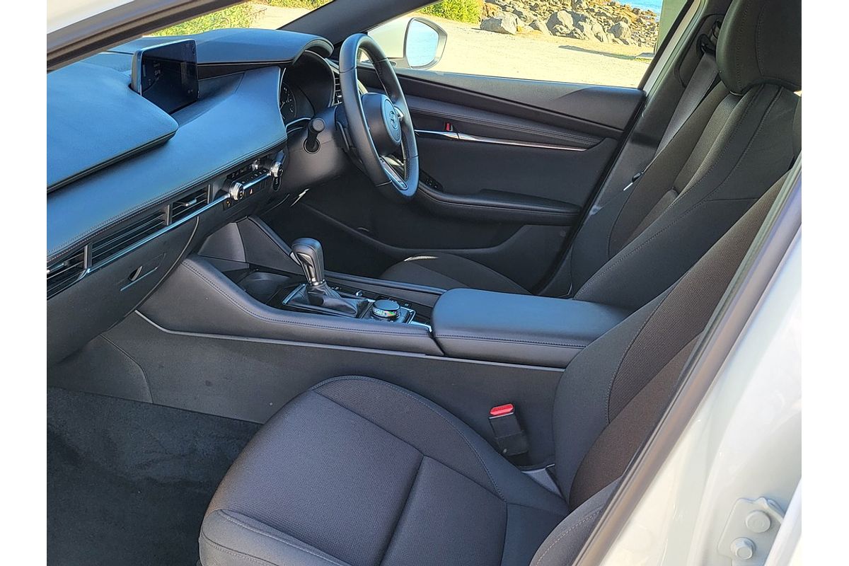 MAZDA3 R 6AUTO HATCH G20 EVOLVE VISION - MANAGERS DRIVEN CAR