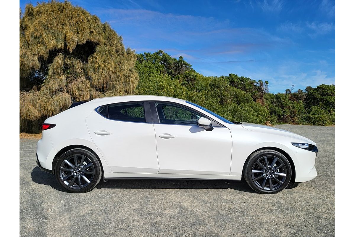 MAZDA3 R 6AUTO HATCH G20 EVOLVE VISION - MANAGERS DRIVEN CAR