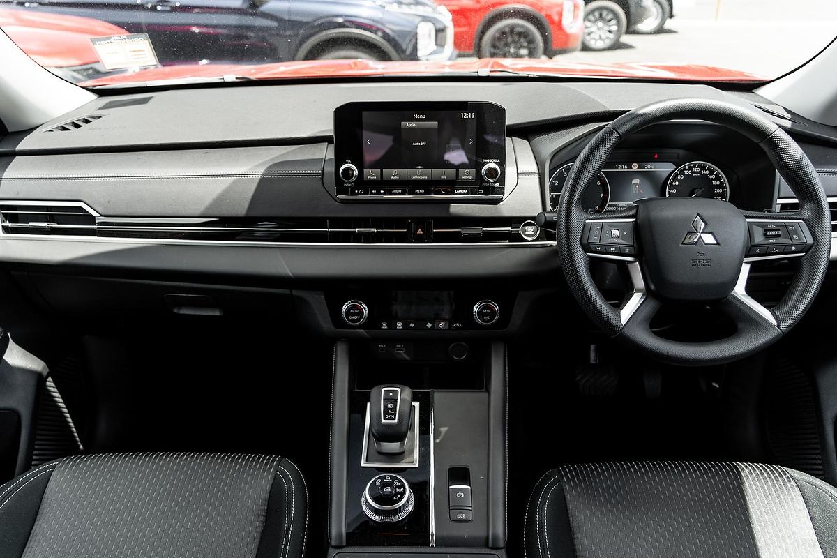 2024 Mitsubishi Outlander ES ZM