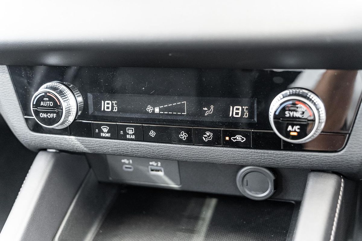 2024 Mitsubishi Outlander ES ZM