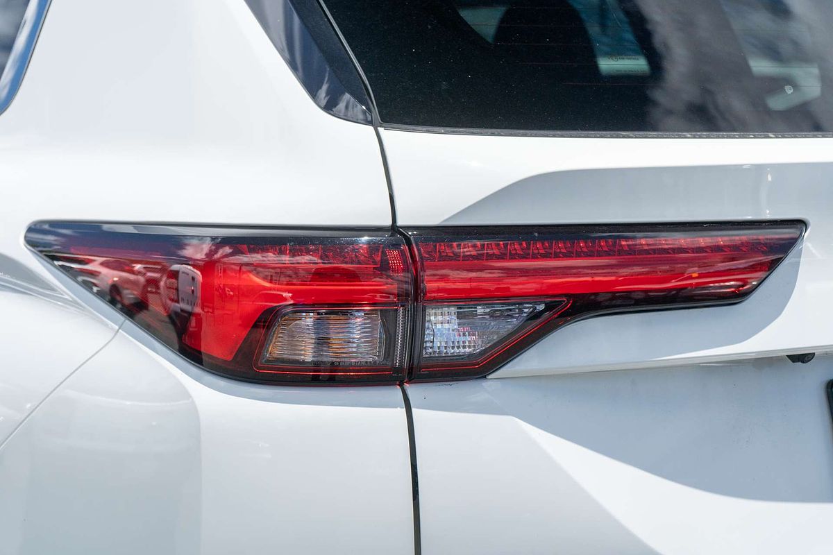 2022 Mitsubishi Outlander LS ZM