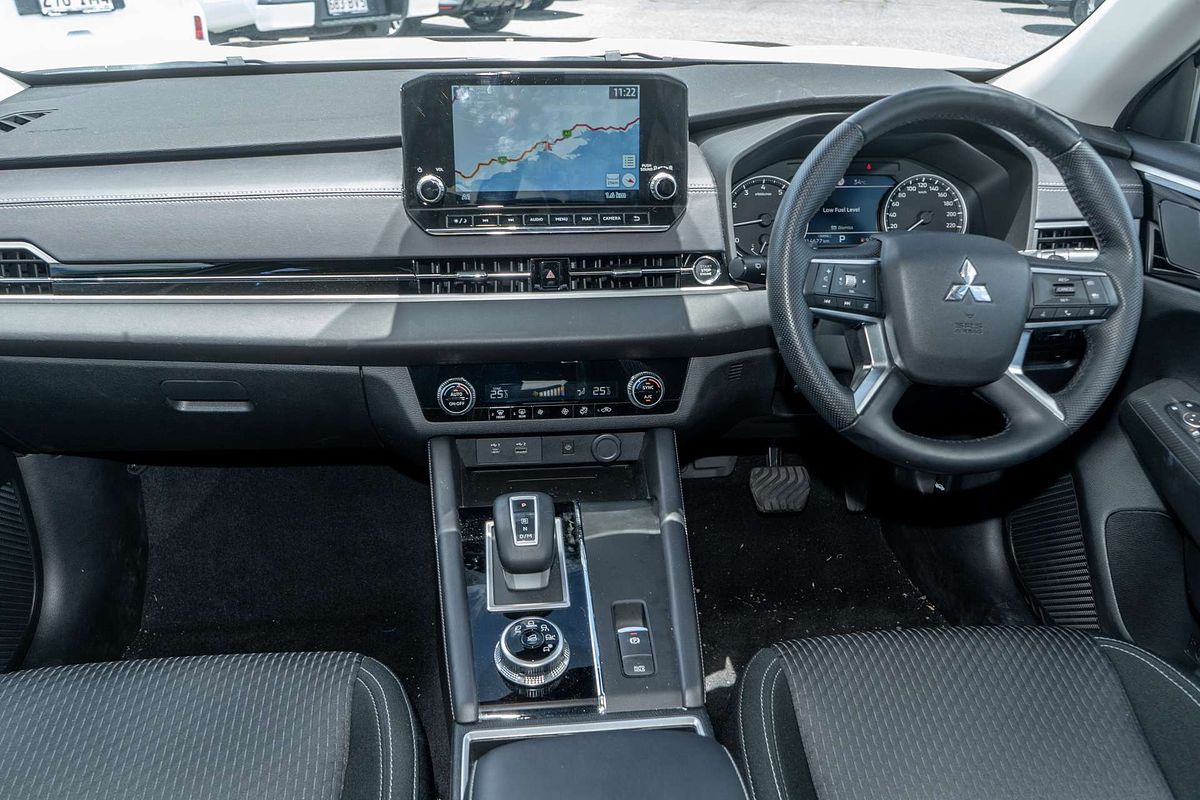 2022 Mitsubishi Outlander LS ZM