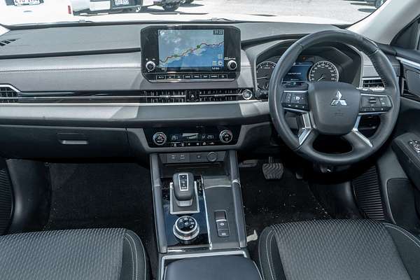 2022 Mitsubishi Outlander LS ZM