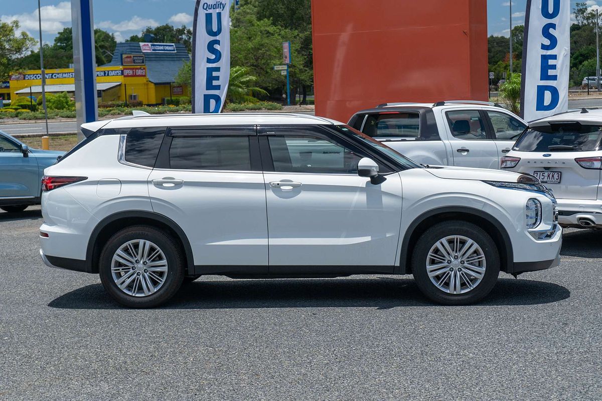 2022 Mitsubishi Outlander LS ZM
