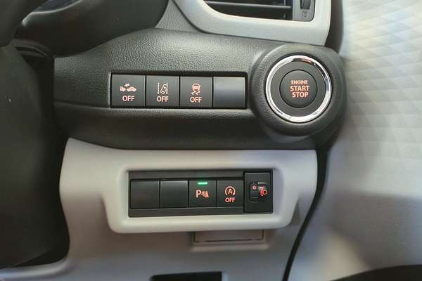 2024 Suzuki Swift Hybrid UZ