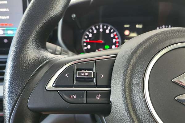 2024 Suzuki Swift Hybrid UZ
