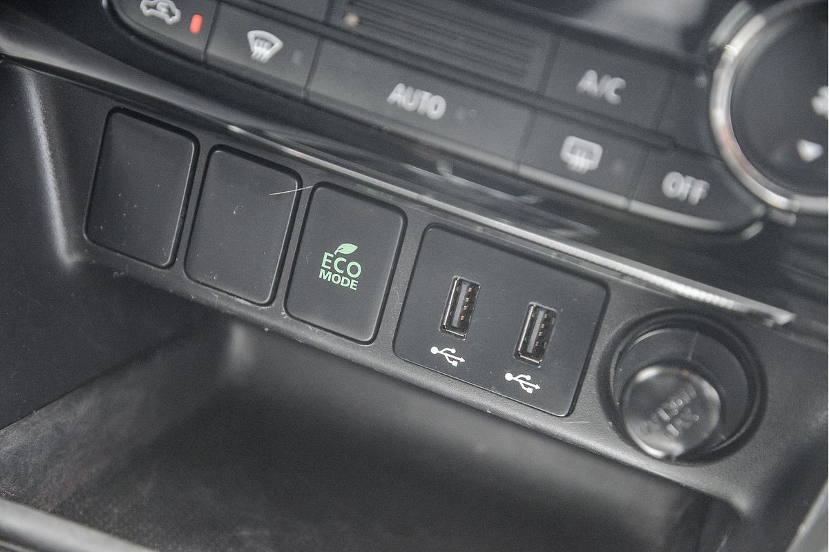 2019 Mitsubishi Eclipse Cross Black Edition YA