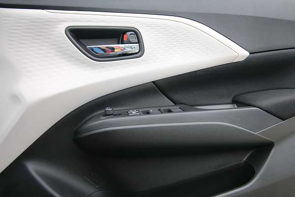 2024 Suzuki Swift Hybrid Plus UZ