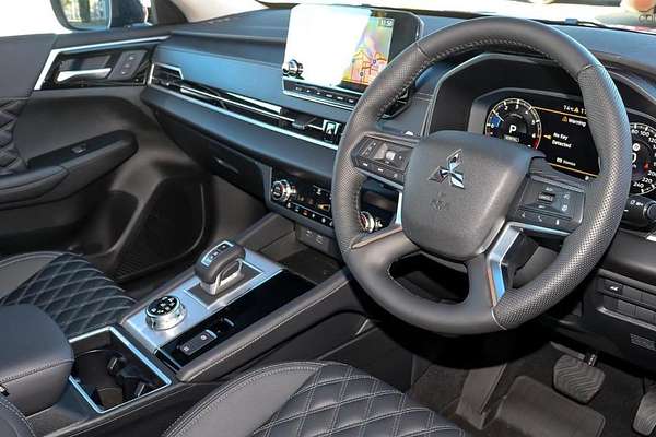 2024 Mitsubishi Outlander Exceed ZM AWD