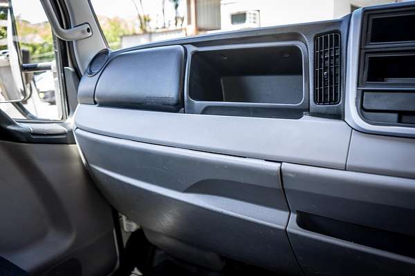 2020 Fuso Canter 515 Alloy