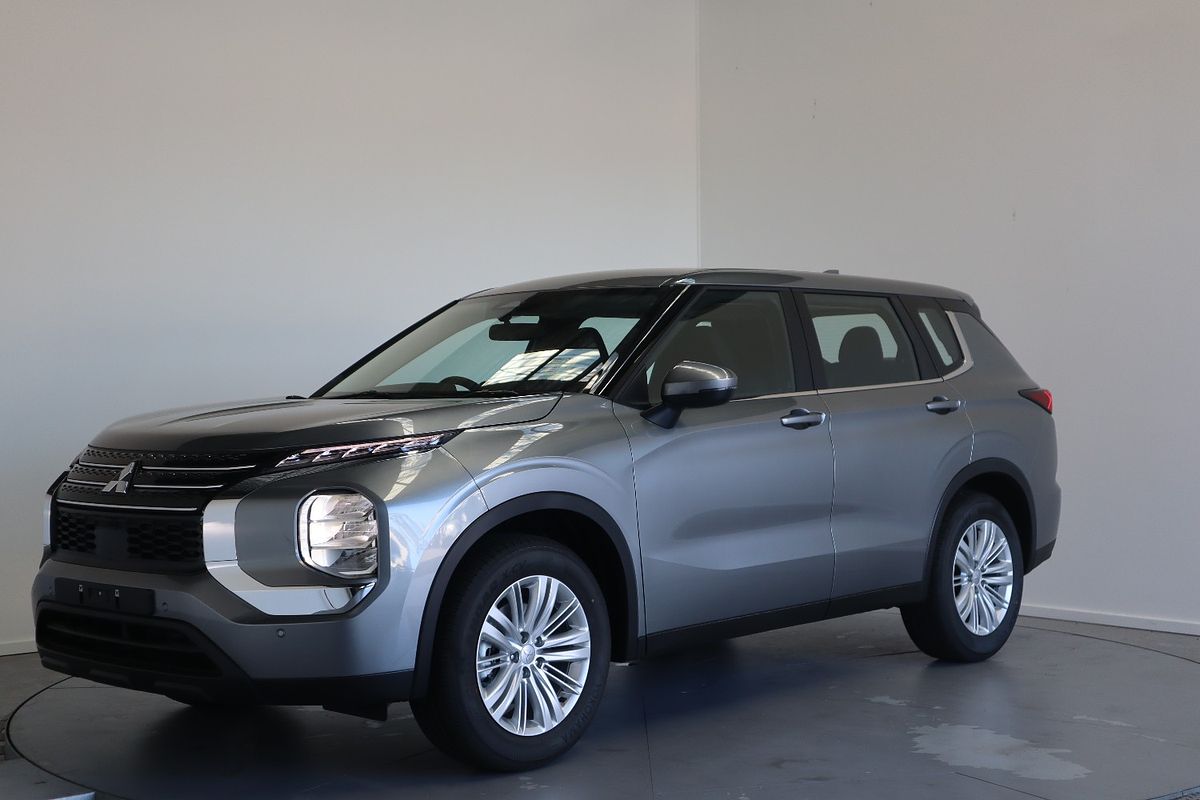 2022 Mitsubishi Outlander ES ZM