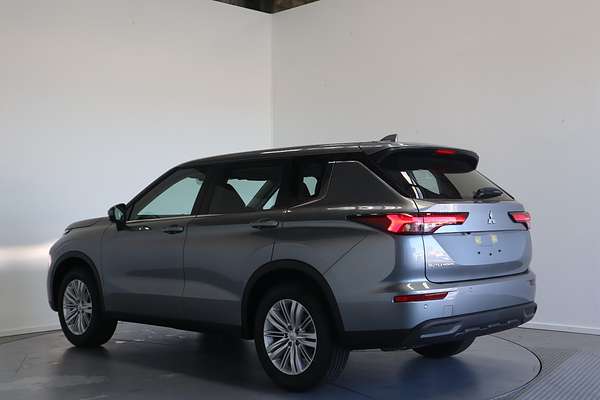 2022 Mitsubishi Outlander ES ZM