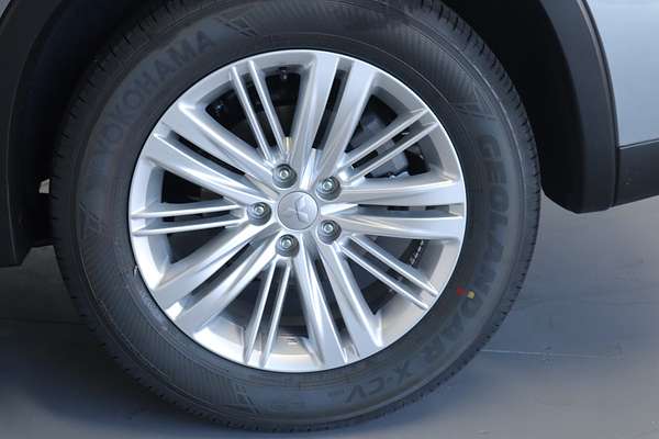 2022 Mitsubishi Outlander ES ZM