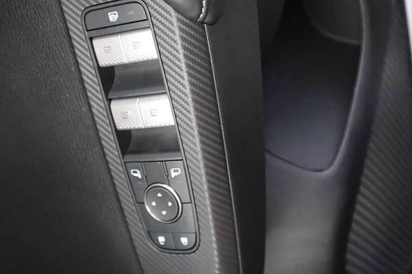 2022 Mitsubishi Outlander ES ZM