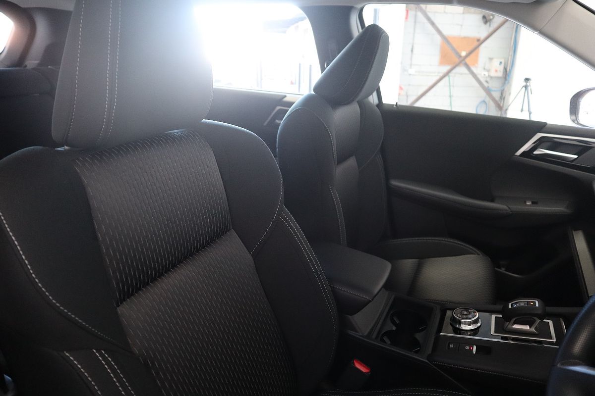 2022 Mitsubishi Outlander ES ZM