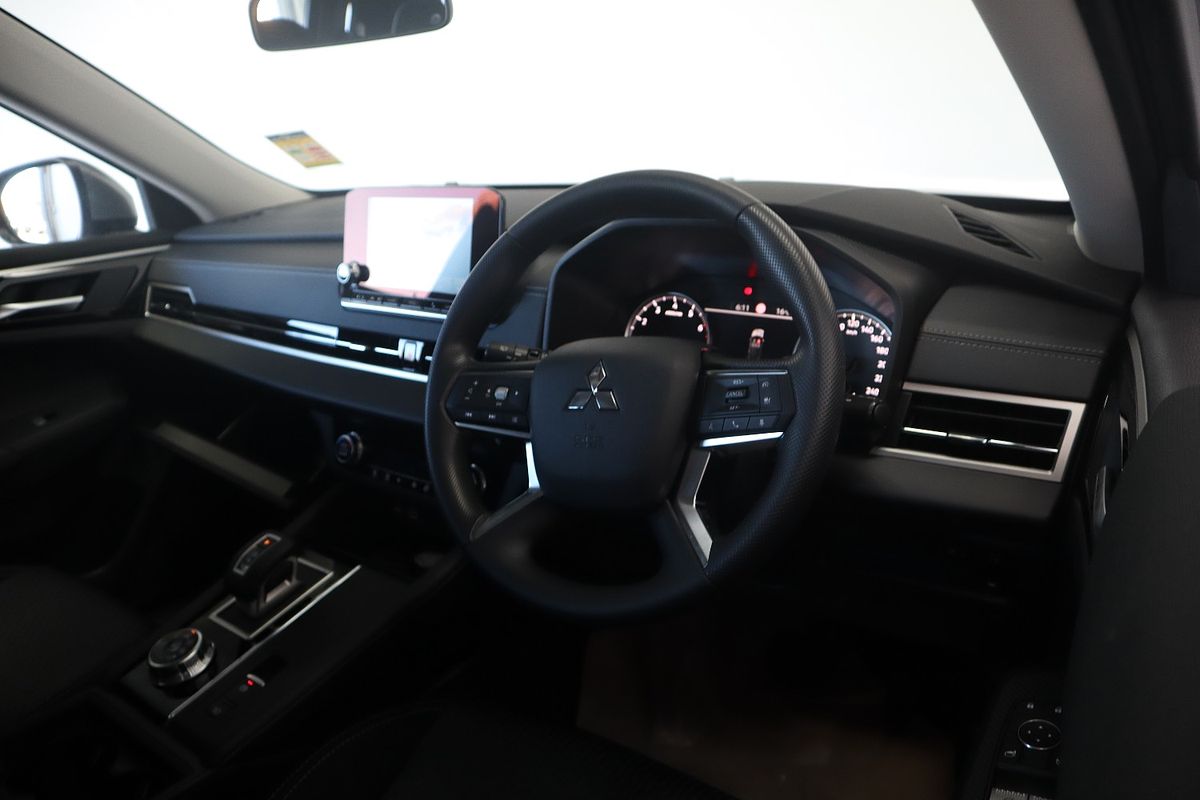 2022 Mitsubishi Outlander ES ZM