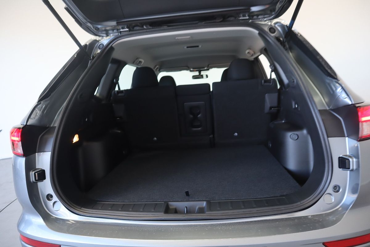 2022 Mitsubishi Outlander ES ZM