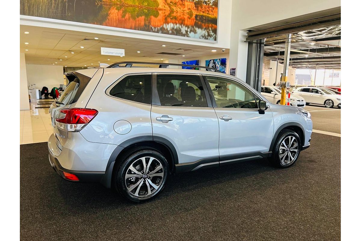 2023 Subaru Forester 2.5i Premium S5