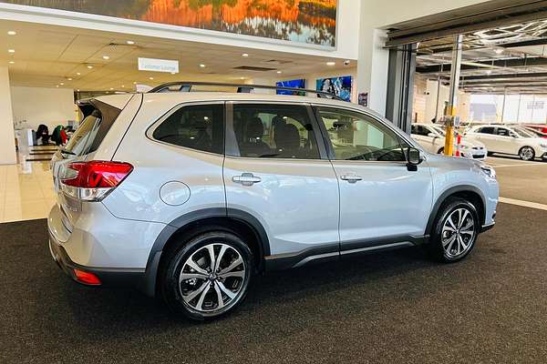 2023 Subaru Forester 2.5i Premium S5