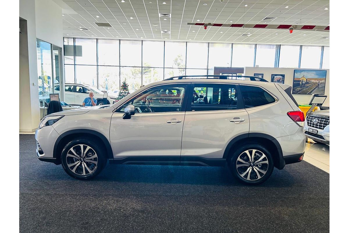 2023 Subaru Forester 2.5i Premium S5
