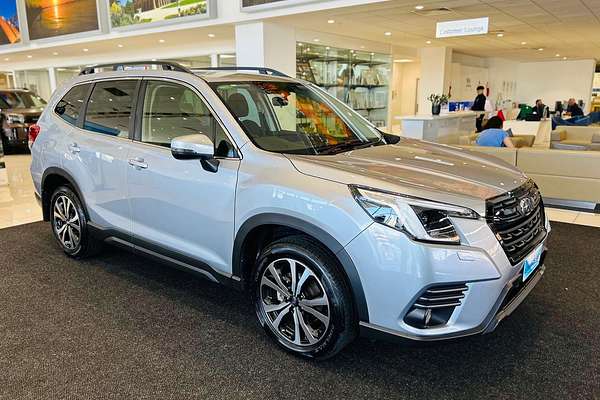 2023 Subaru Forester 2.5i Premium S5