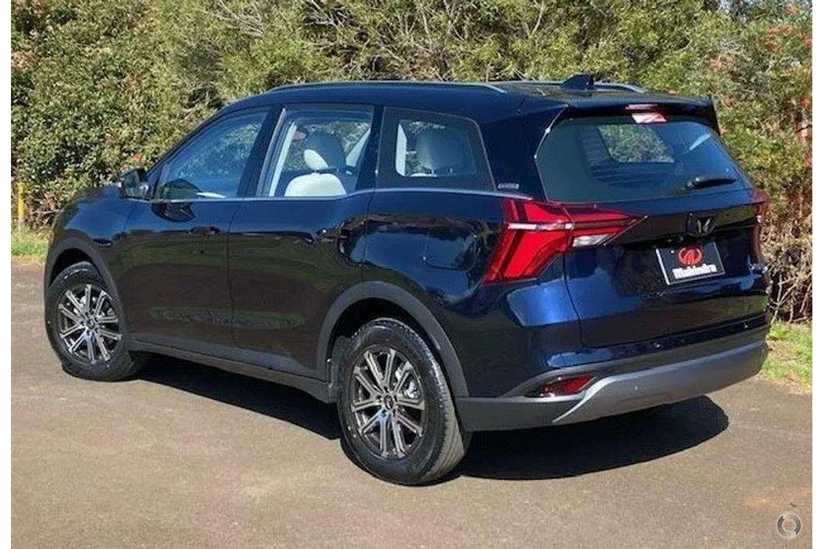 2024 Mahindra XUV700 AX7L