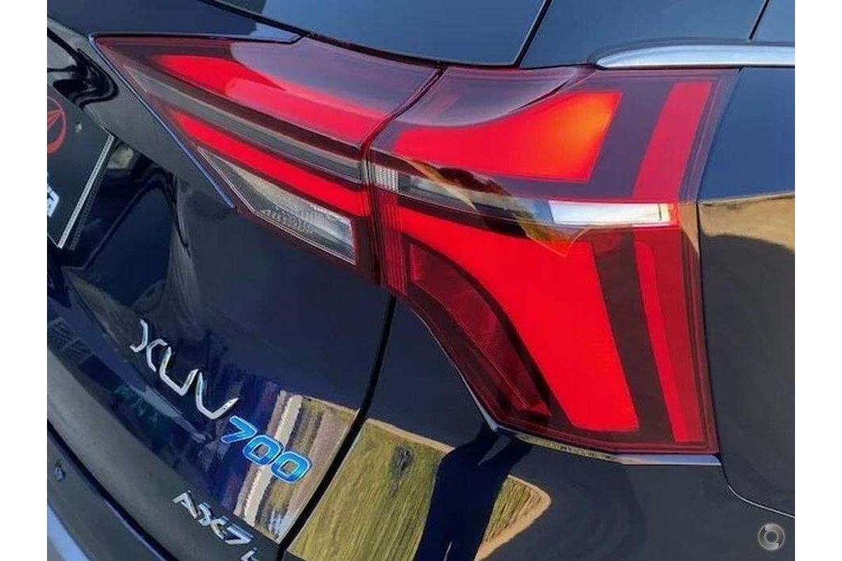 2024 Mahindra XUV700 AX7L