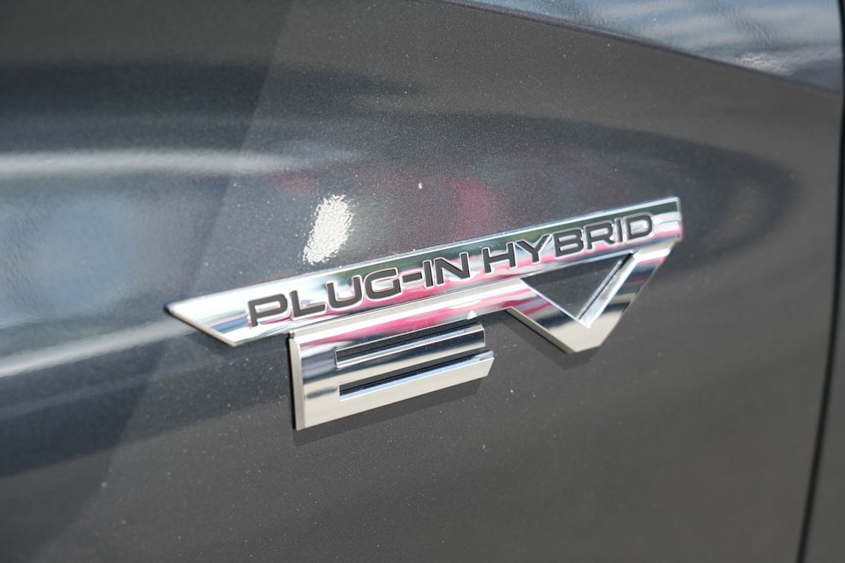 2024 Mitsubishi Outlander PHEV Exceed ZM