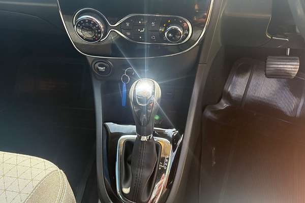 2015 Renault Clio Dynamique X98