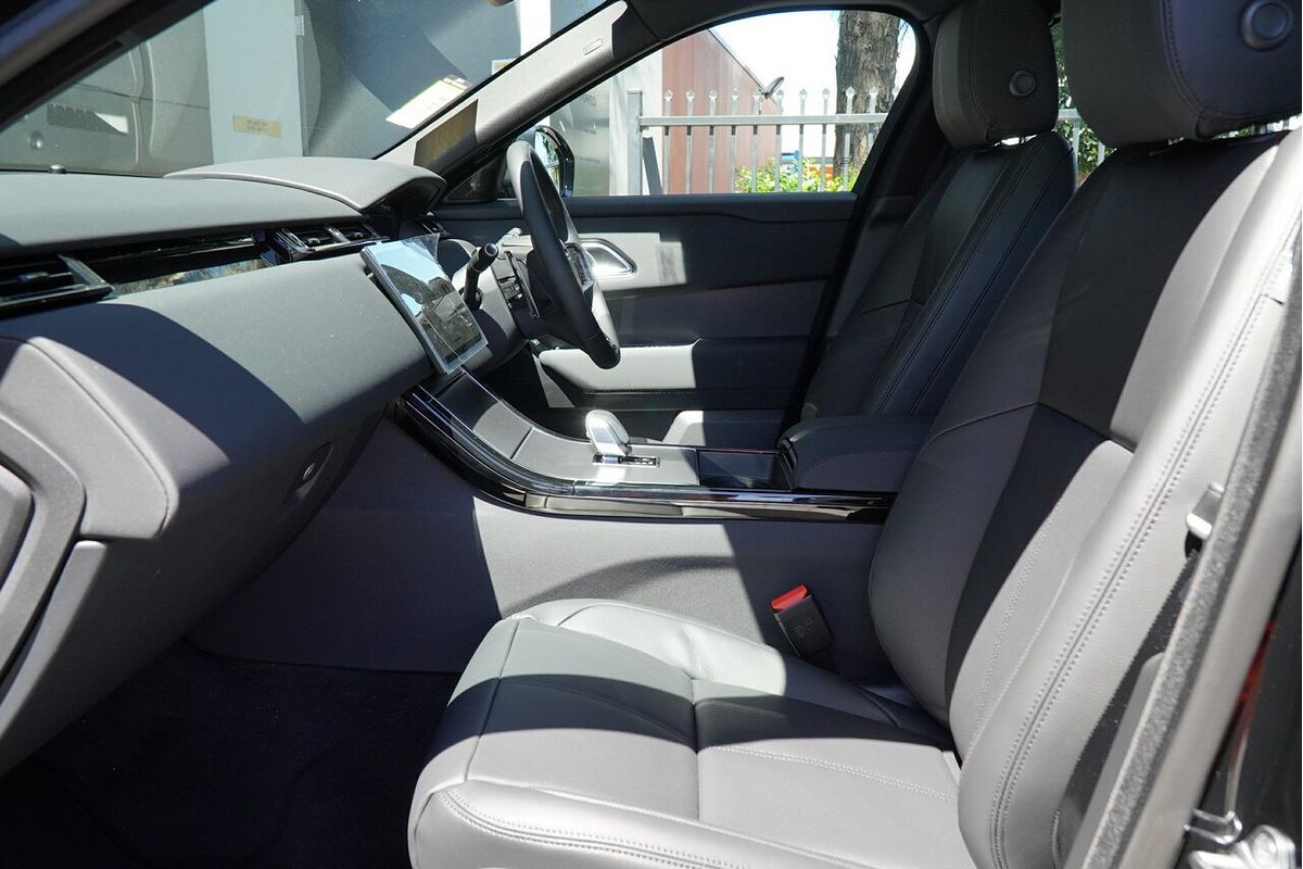 2024 Land Rover Range Rover Velar P250 Dynamic SE L560