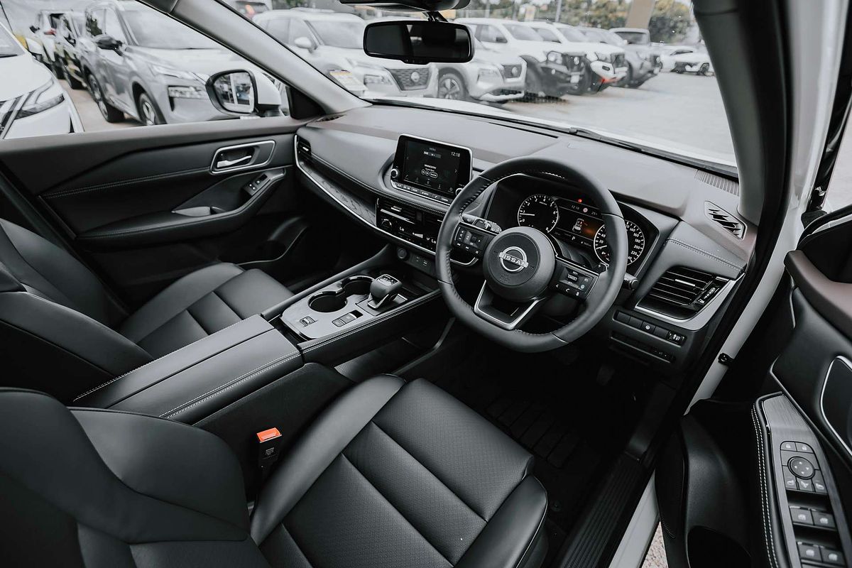 2024 Nissan X-TRAIL ST-L T33