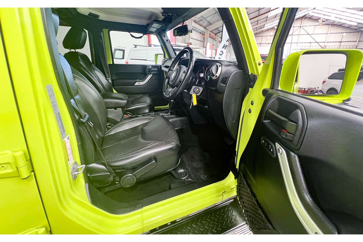 2017 Jeep Wrangler Unlimited Overland JK