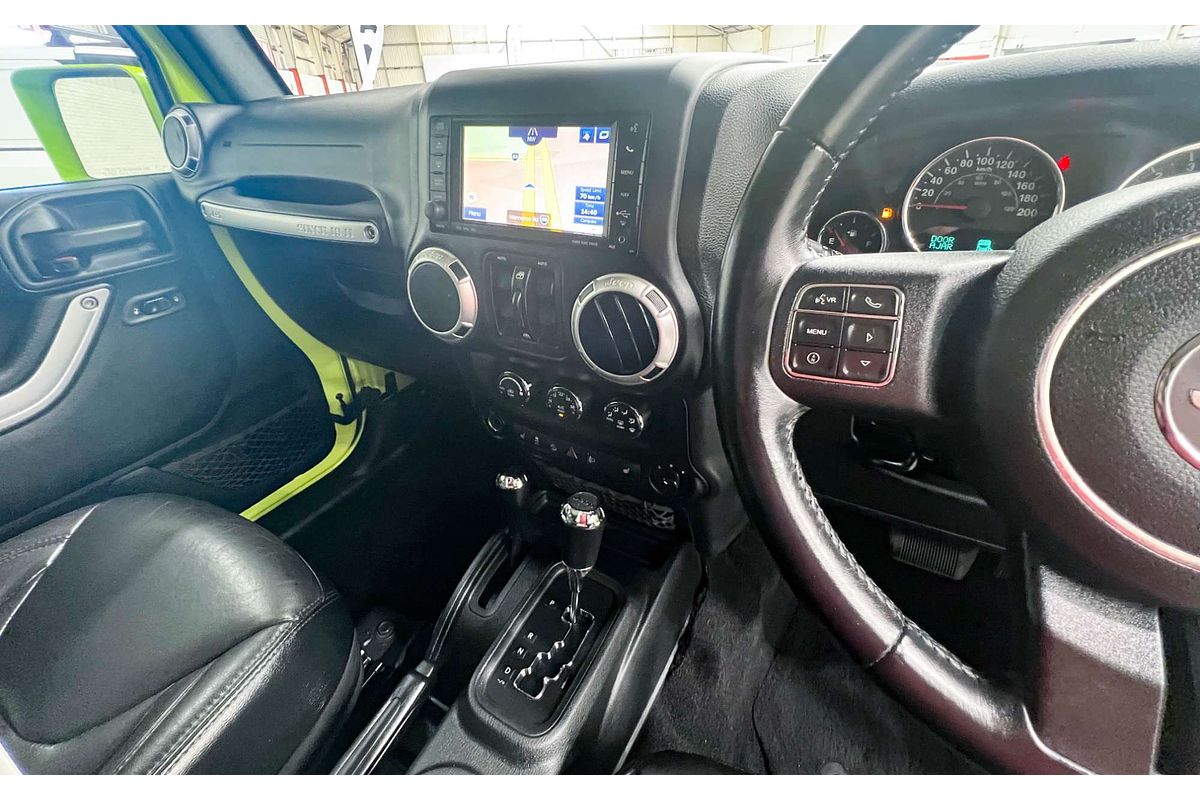 2017 Jeep Wrangler Unlimited Overland JK