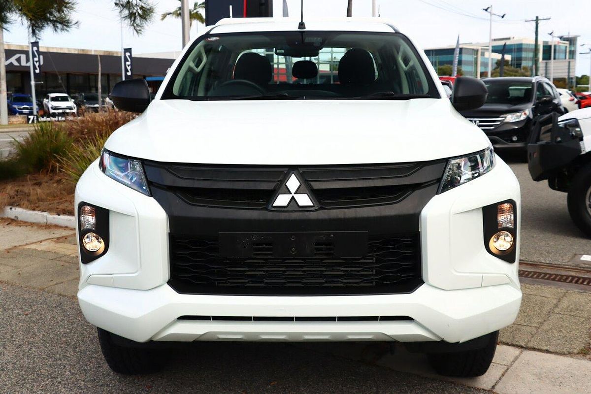 2019 Mitsubishi Triton GLX ADAS MR 4X4