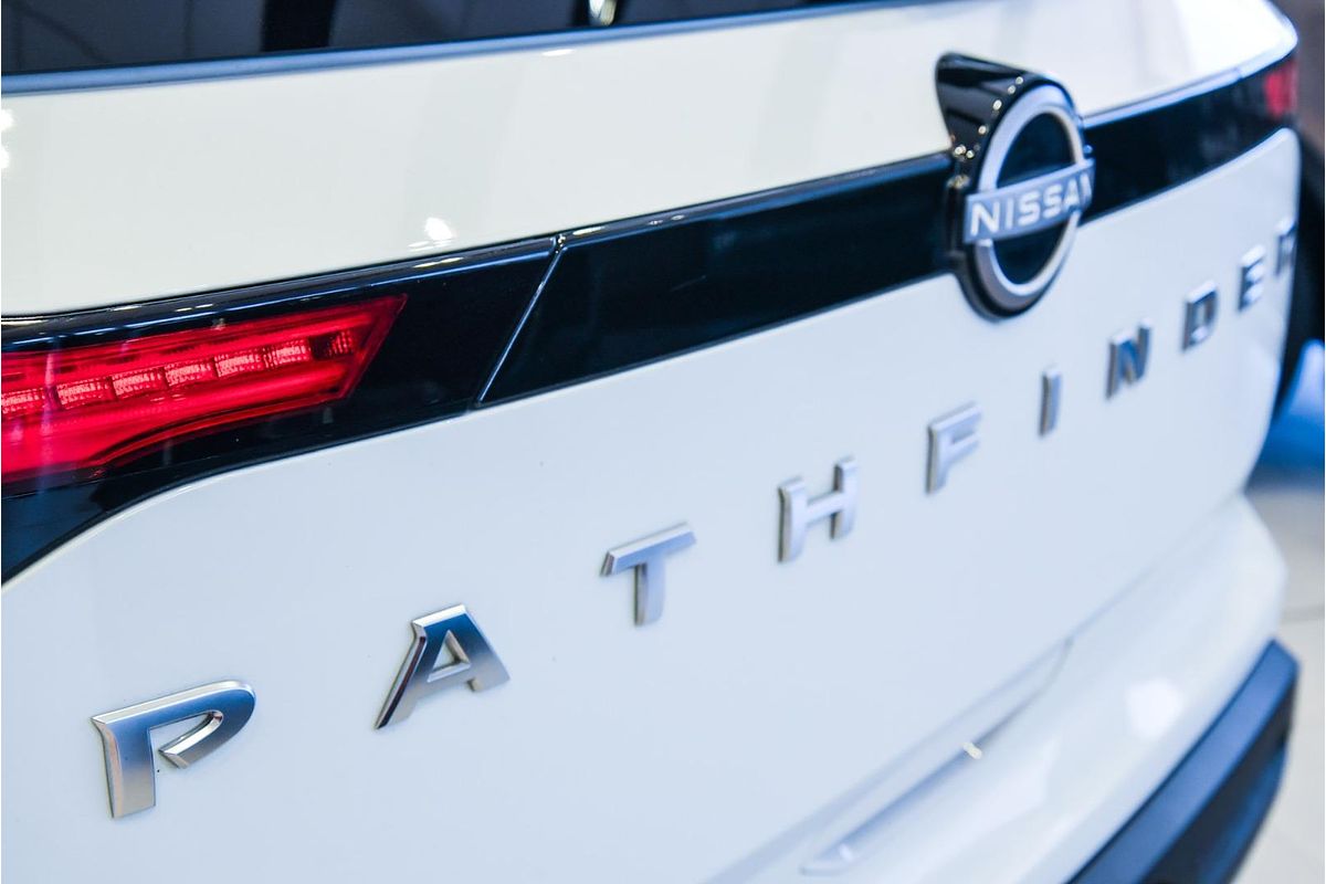 2022 Nissan Pathfinder Ti R53