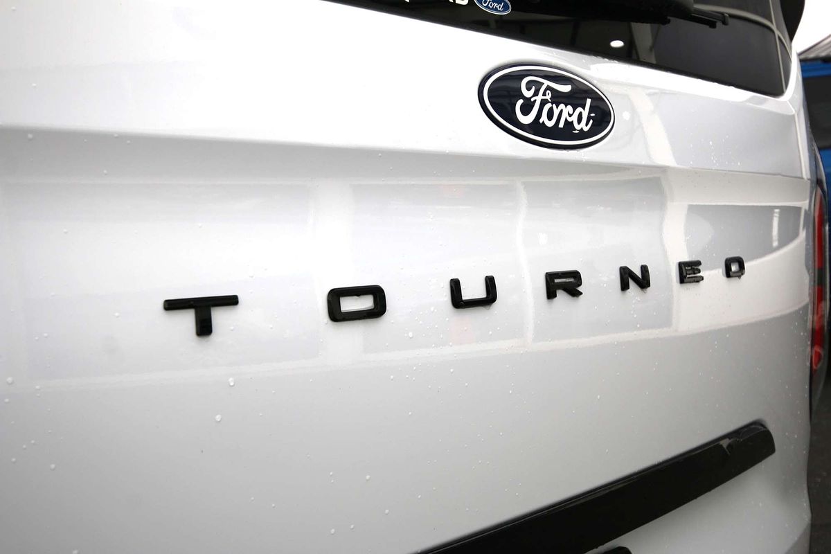 2024 Ford Tourneo Active AV SWB