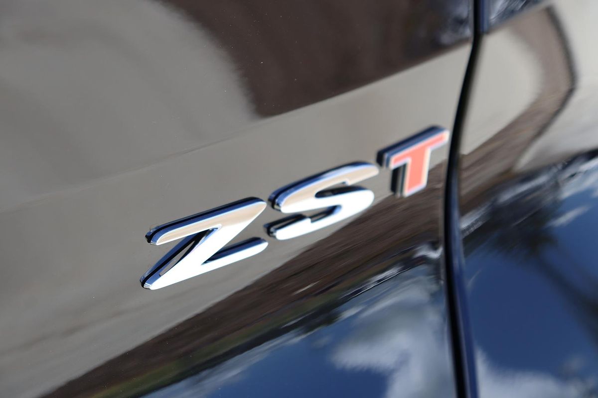 2024 MG ZST Essence