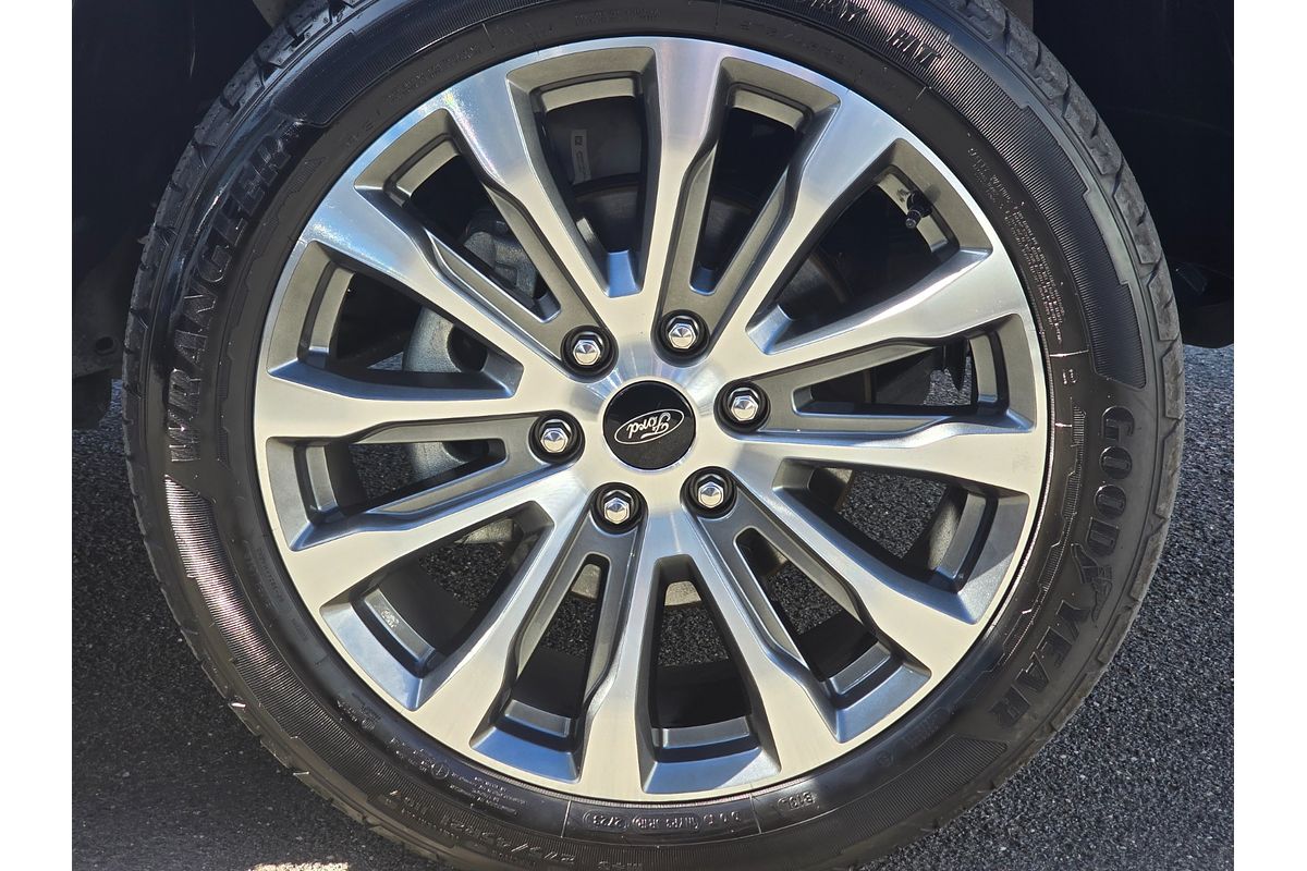 2023 Ford Everest Platinum