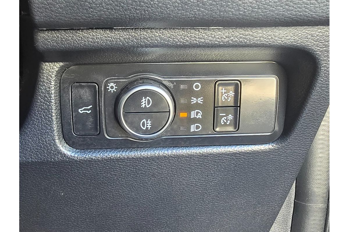 2023 Ford Everest Platinum