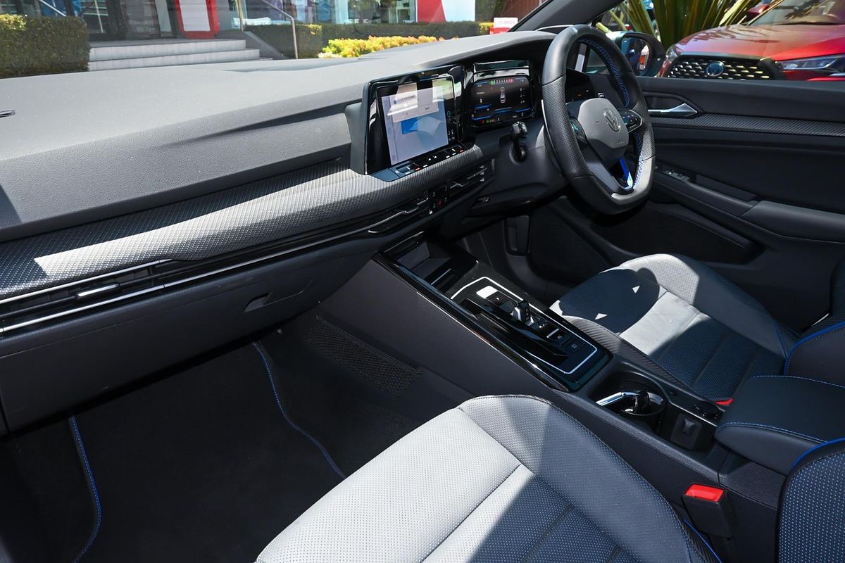 2023 Volkswagen Golf R 8