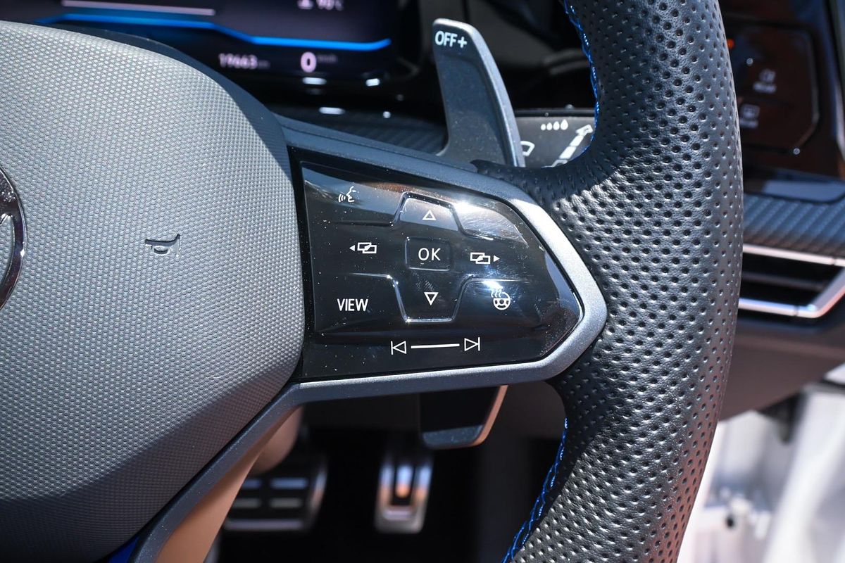 2023 Volkswagen Golf R 8