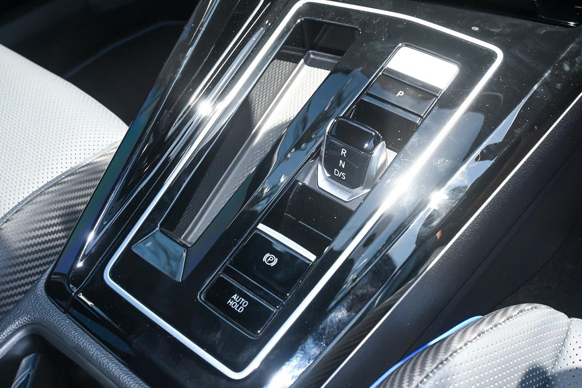 2023 Volkswagen Golf R 8