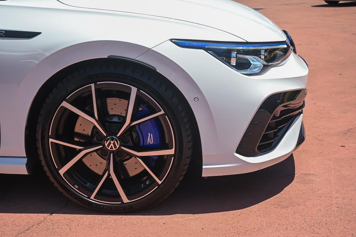 2023 Volkswagen Golf R 8