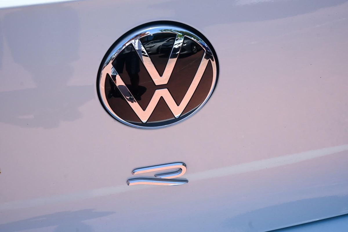 2023 Volkswagen Golf R 8