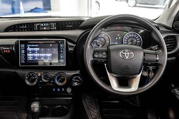 2017 Toyota Hilux SR GUN126R 4X4